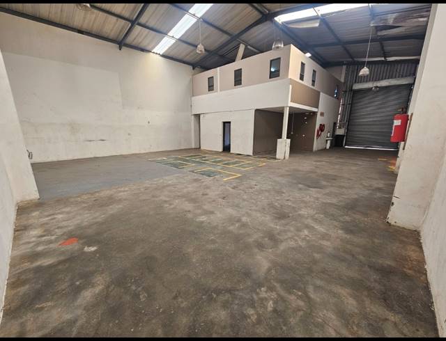 340M² WAREHOUSE FOR SALE IN ANDERBOLT
